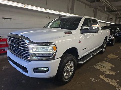 Used 2024 RAM 2500 Laramie AWD/4WD image 3