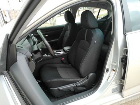 Used 2021 Nissan Sentra SV FWD image 15