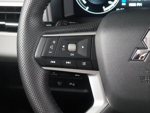 Used 2025 Mitsubishi Outlander SEL image 27