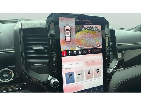 Used 2025 RAM 1500 Limited AWD/4WD image 23