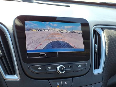 Used 2025 Chevrolet Malibu LT image 12