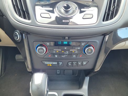 Used 2018 Ford Escape Titanium FWD image 14