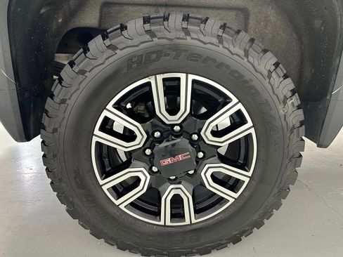 Used 2022 GMC Sierra 2500 AT4 image 65