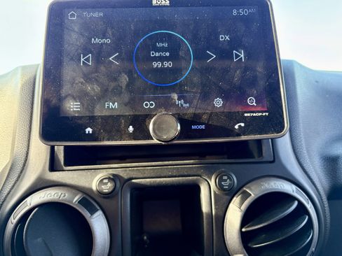 Used 2015 Jeep Wrangler Unlimited Sport image 19