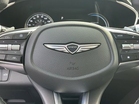 Used 2025 Genesis G70 2.5T image 23