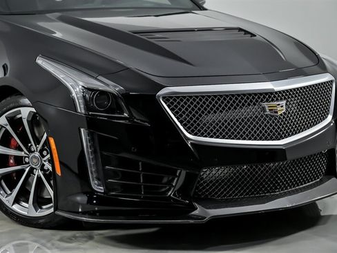 Used 2016 Cadillac CTS V w/ Luxury Package RWD image 3