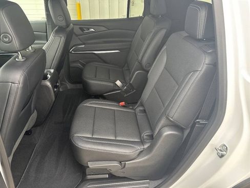 Used 2026 Chevrolet Traverse LT AWD/4WD image 10