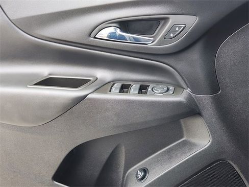 Used 2023 Chevrolet Equinox LT image 23