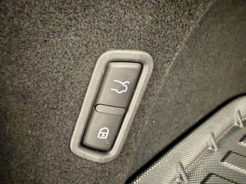 Used 2022 Maserati Levante GT image 28