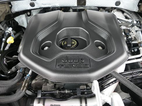 Used 2023 Jeep Grand Cherokee 4WD 4xe image 28