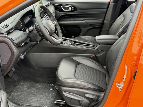 New 2026 Jeep Compass Latitude image 18