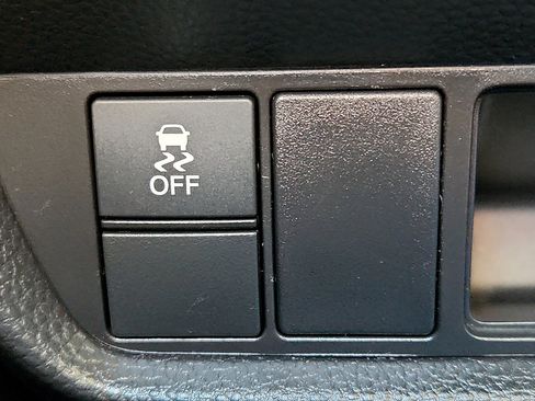 Used 2023 Honda HR-V LX image 27