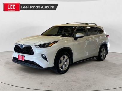 Used 2023 Toyota Highlander LE
