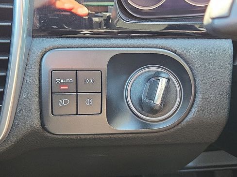 Used 2022 Porsche Cayenne E-Hybrid Coupe image 31