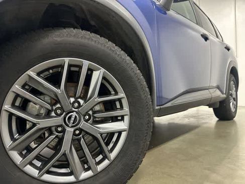 Used 2023 Nissan Rogue S FWD image 27