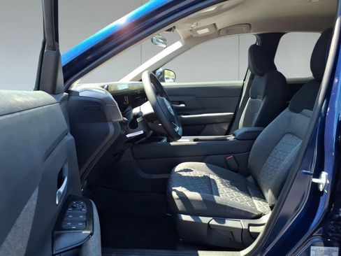 New 2026 Nissan Kicks SV w/ Charging Package FWD image 15