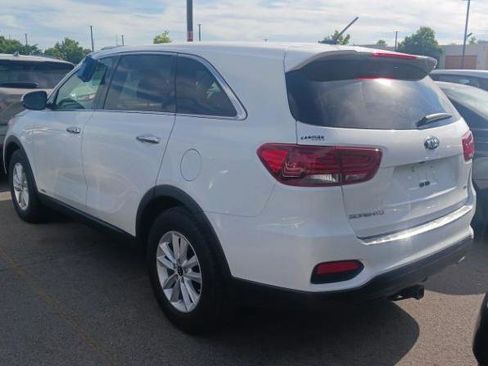 Used 2019 Kia Sorento AWD V6 image 4