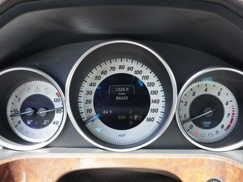 Used 2014 Mercedes-Benz E 350 4MATIC Sedan image 43