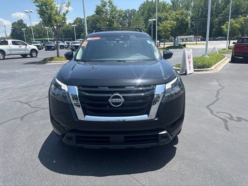 Used 2025 Nissan Pathfinder SV AWD/4WD image 5
