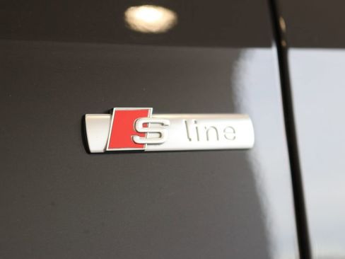 Used 2022 Audi A8 L 3.0T image 16