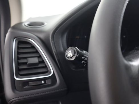 Used 2021 Honda HR-V EX-L image 42