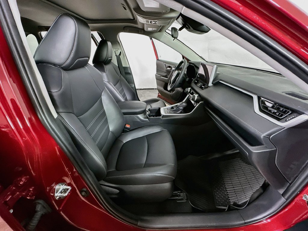 Used 2023 Toyota RAV4 XLE Premium FWD image 14