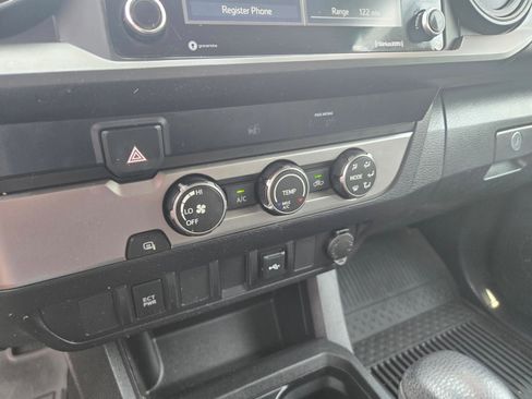 Used 2022 Toyota Tacoma SR image 17