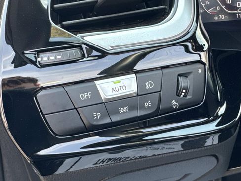 Used 2025 BMW Z4 M40i w/ Premium Package image 26