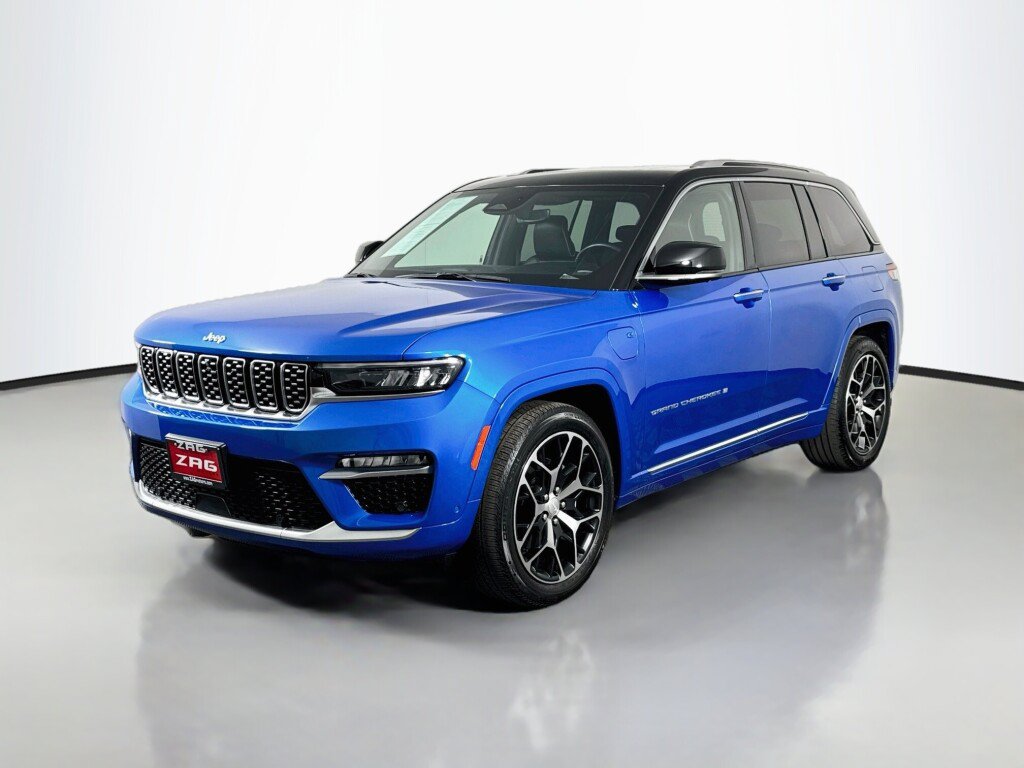Used 2023 Jeep Grand Cherokee Summit AWD/4WD image 1