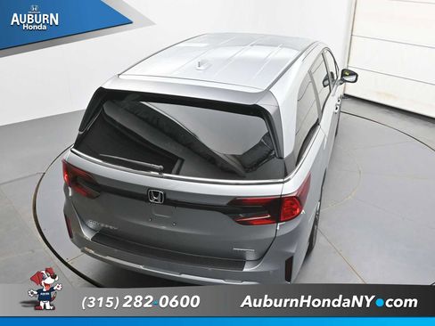 New 2026 Honda Odyssey Touring image 32