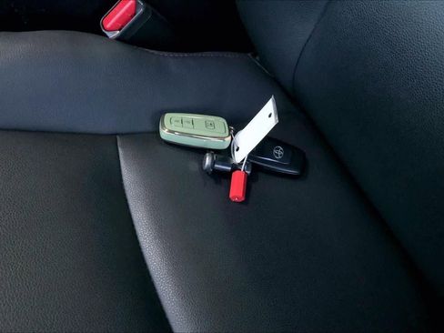 Used 2022 Toyota 4Runner TRD Off-Road Premium w/ Moonroof Package AWD/4WD image 14