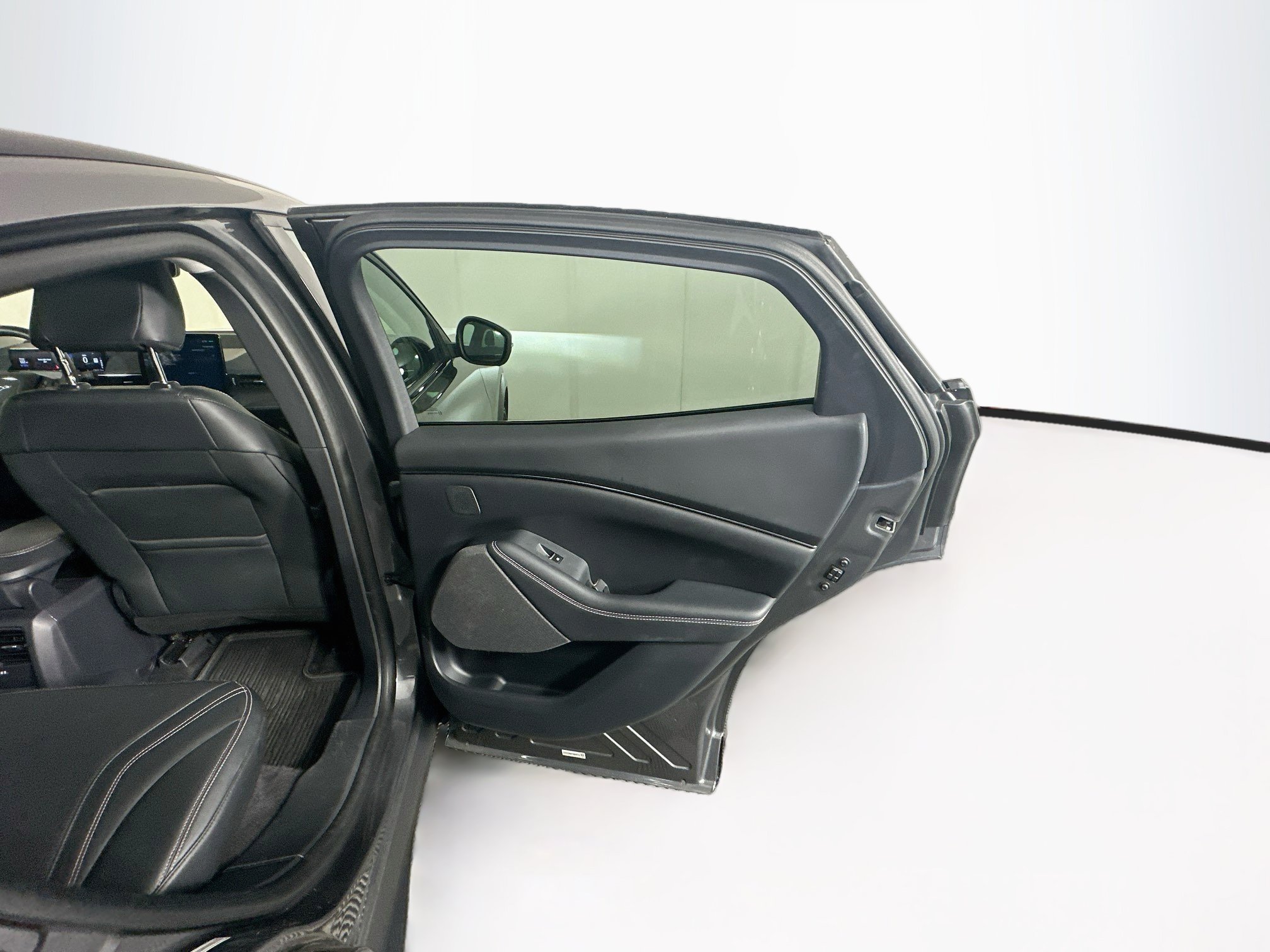 Used 2023 Ford Mustang Mach-E Premium RWD image 30