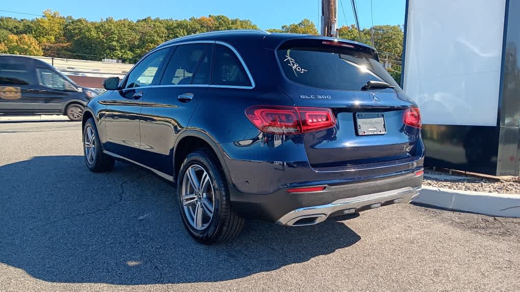 Used 2021 Mercedes-Benz GLC 300 4MATIC image 3