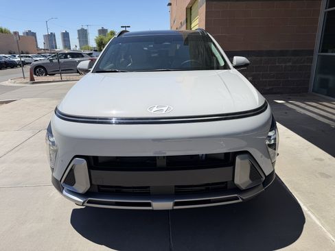Used 2024 Hyundai Kona Limited FWD image 10