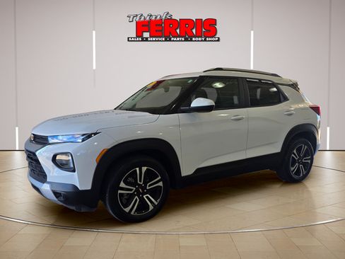 Used 2023 Chevrolet TrailBlazer LT FWD image 1