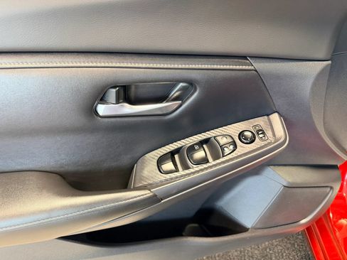 Used 2022 Nissan Sentra SV FWD image 6