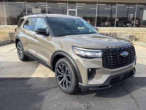 New 2026 Ford Explorer ST-Line image 1