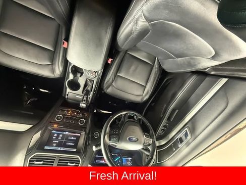 Used 2016 Ford Explorer XLT w/ Equipment Group 202A AWD/4WD image 21