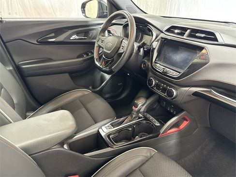 Used 2022 Chevrolet TrailBlazer RS w/ Sun and Liftgate Package image 29