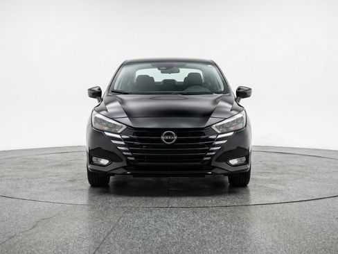 Used 2025 Nissan Versa SV FWD image 2