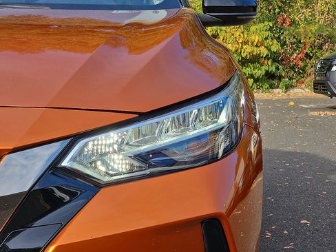 Certified 2022 Nissan Sentra SR w/ Electronics Package image 9