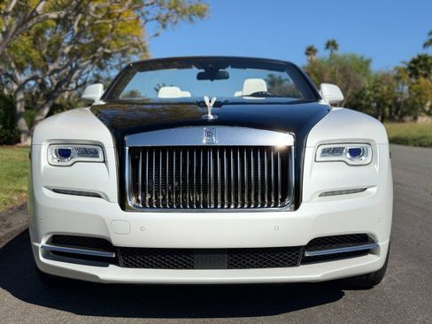 Used 2018 Rolls-Royce Dawn image 15