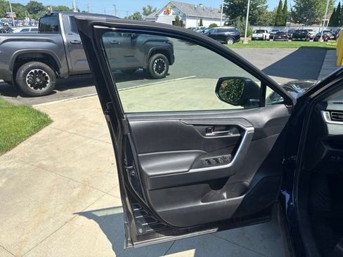 Used 2025 Toyota RAV4 XLE AWD/4WD image 21