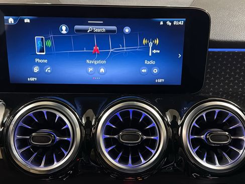 Certified 2024 Mercedes-Benz GLB 250 4MATIC image 21