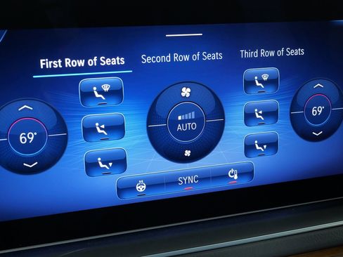 Used 2024 Mercedes-Benz GLS 450 4MATIC w/ AMG Line Exterior image 63