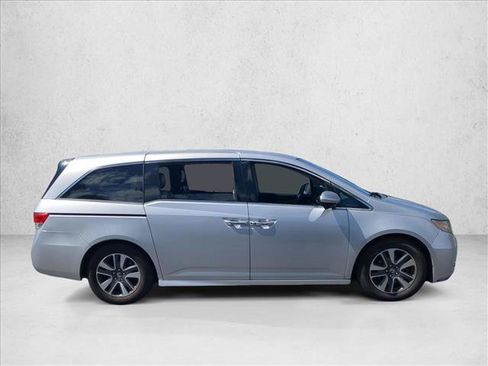 Used 2014 Honda Odyssey Touring image 4