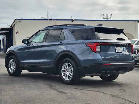 Used 2026 Ford Explorer Active RWD image 2