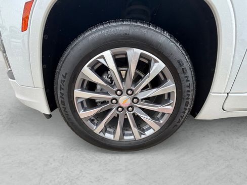 Used 2023 Chevrolet Traverse Premier image 25