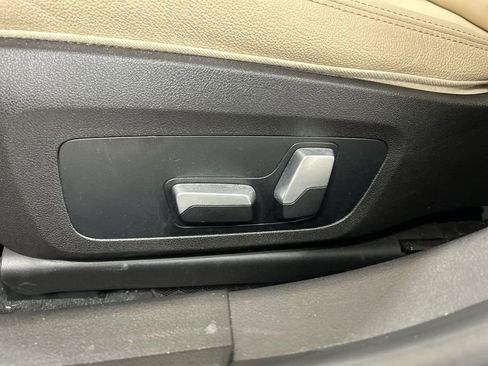 Used 2023 BMW 330e xDrive image 10