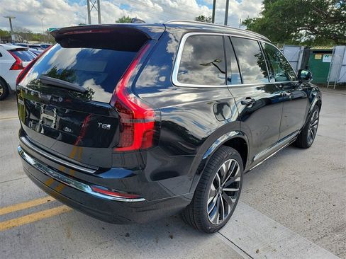 New 2026 Volvo XC90 T8 Ultra image 2